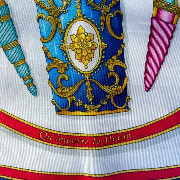 100% silk HERMÈS Qu' Importe Le Flacon Silk Scarf vintage perfume jewelry design - Picture 5 of 9